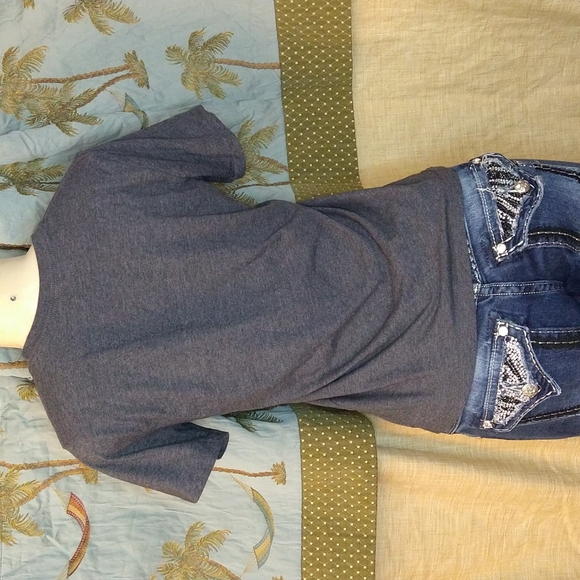 Adidas basketball shirt - Picture 4 of 4